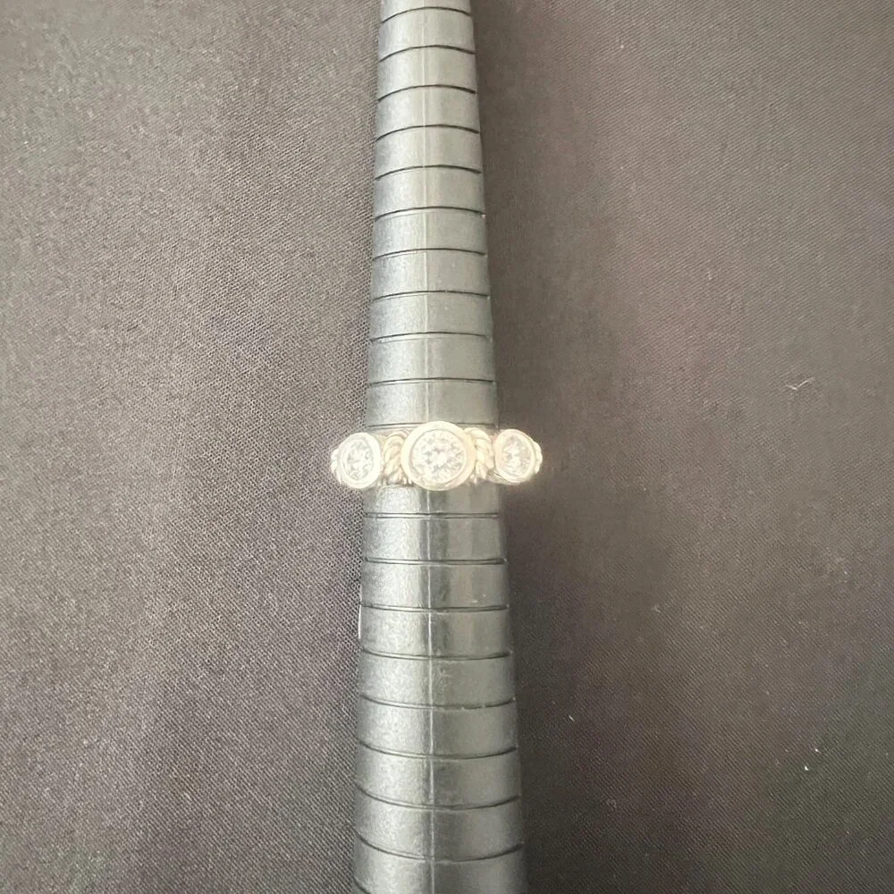 Vintage Judith Ripka Sterling Silver 3 CZ Stone circa late 90's Ring Size 6 - Picture 8 of 10